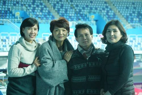 탁구장에서 재회한 1980년대 여자탁구 전성기의 주역들 (서울=연합뉴스) 이동칠 기자 = ITTF 그랜드파이널스가 열리는 인천 남동체육관에서 재회한 스승과 제자. 왼쪽부터 홍차옥, 문정임, 윤길중 전 대표팀 감독, 홍순화. 이들은 1980년대 중반 한국 여자탁구의 전성기를 이끌었다.