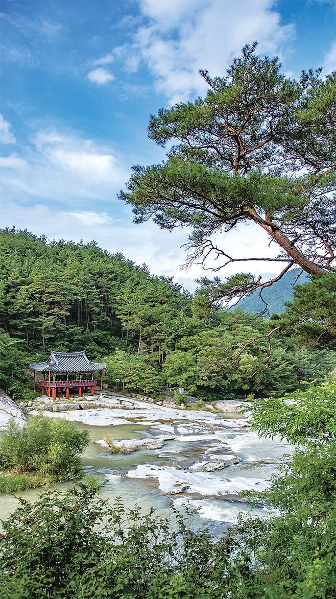 KTX매거진의 이영란 편집장은 올해 최고 국내 여행지로 함양을 꼽았다. 사진은 농월정의 고즈넉한 풍경을 담았다. [사진 제공 = KTX매거진]