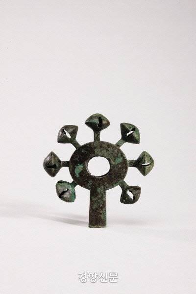 부산 복천동 출토 칠두령. 가야의 수장급 인사가  신분의 위세를 떨치기 위해 지녔던 위세품일 것이다.|문화재청 제공