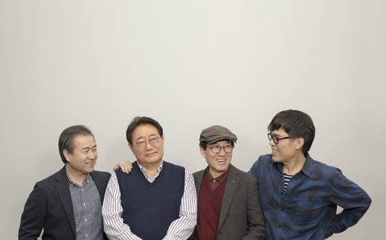 다음 달 열리는 '동갑, 동감' 콘서트를 앞두고 모인 하덕규, 이정선, 유지연, 함춘호. [사진 안나푸르나]
