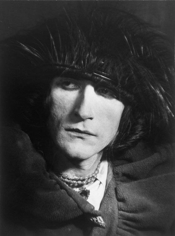 '에로즈 셀라비'로 분장한 뒤샹'(1921, 만 레이). [사진 국립현대미술관]