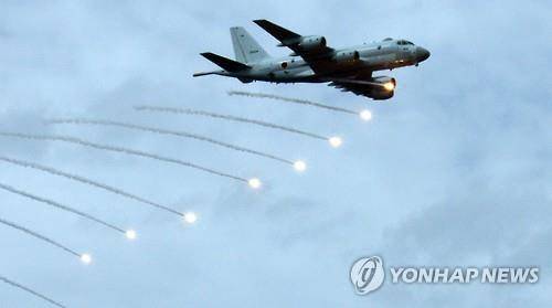 일본 집권당인 자민당과 보수 성향의 언론들은 연일 한국군의 레이더 가동에 대해 문제를 삼고 있다. 사진은 일본 측이 한국군 레이더의 표적이 됐다고 주장하는 해상자위대 P1초계기의 모습. /연합뉴스
