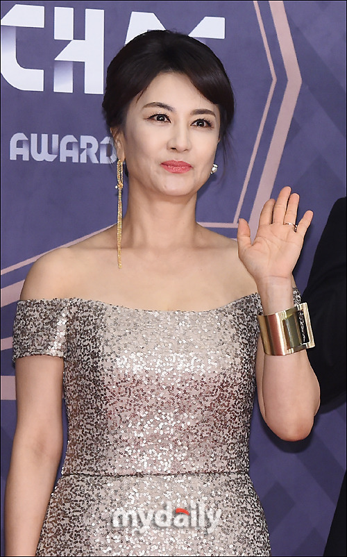 ▲ 김혜선 '인사는 우아하게 해야죠'