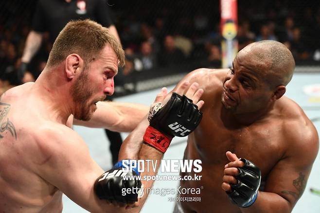 ▲ 다니엘 코미어는 지난해 7월 스티페 미오치치를 1라운드 KO로 이기고 UFC 헤비급 챔피언에 올랐다.