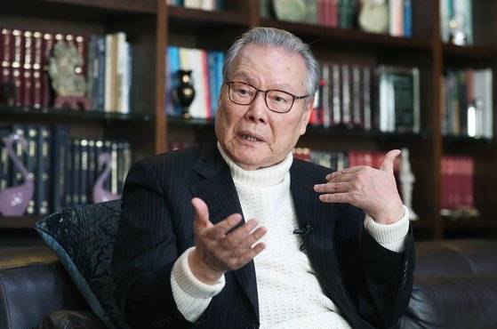 이어령 교수는 "예수를 믿는 것과 종교를 믿는 것은 다른 이야기"라고 지적했다. 최승식 기자