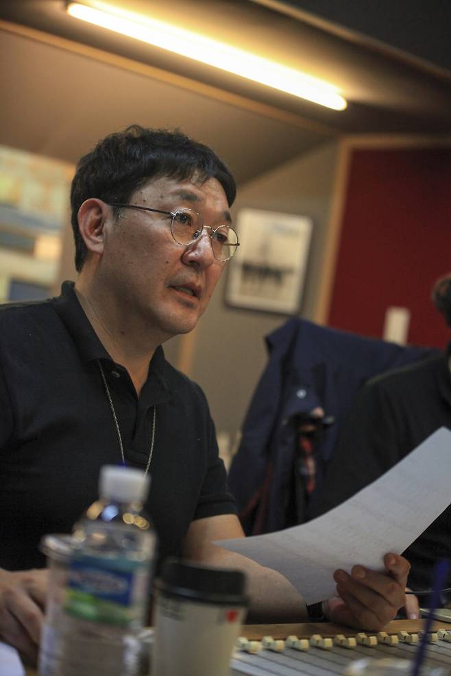 파업가 30주년 김호철 헌정음반의 프로듀서를 맞은 노래패 ‘꽃다지’의 정윤경 음악감독. 박성훈 작가 제공