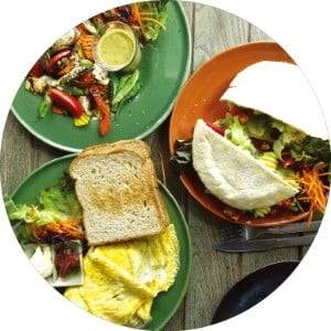 치앙마이 도심엔 저렴한 가격에  채식을 즐길 수 있는 식당이 많다.