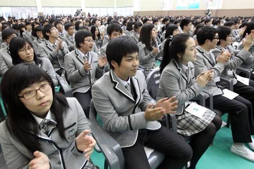 (서울=연합뉴스) 2010년 하나고 입학식[연합뉴스 자료사진]