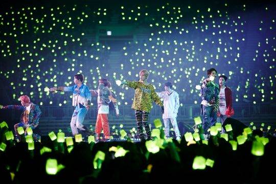 NCT 127이 27일 오후 서울 방이동 올림픽공원 KSPO DOME에서 첫 단독 콘서트 ‘네오 시티 : 서울 – 디 오리진’을 열고 열정적인 무대를 선보이고 있다.&nbsp; / 사진제공=SM엔터테인먼트