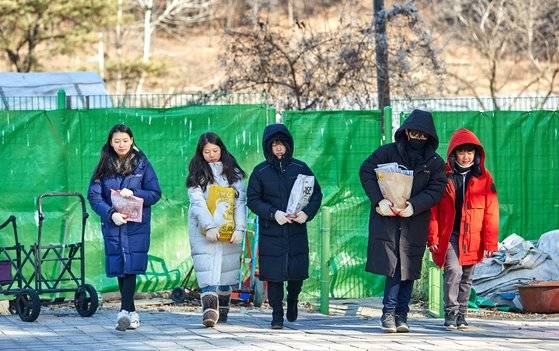 소중 학생기자단이 배우 이용녀 씨의 집을 찾았다.