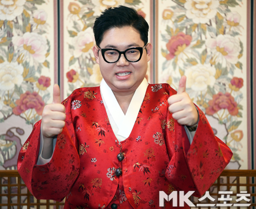 감스트가 MBN스타와 한복인터뷰를 진행했다. 사진=MK스포츠 김재현 기자