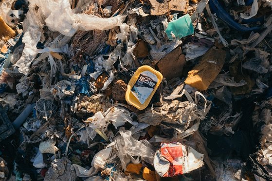 필리핀으로 불법 수출된 플라스틱 폐기물들이 지난 3일 국내로 반입됐다. [그린피스]