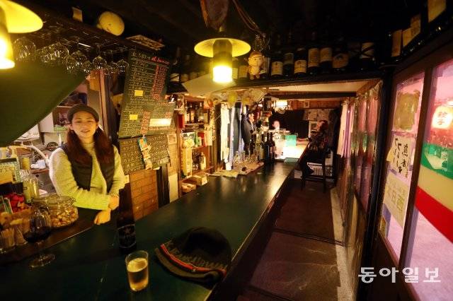 오타루 포장마차촌 한 선술집 내부. 김동주기자 zoo@donga.com