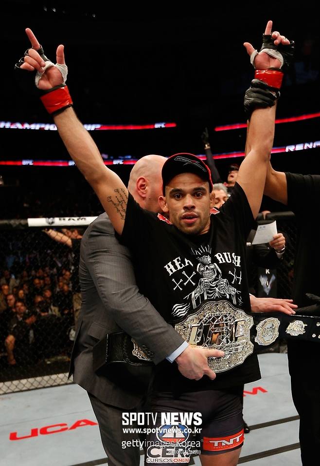 ▲ 전 UFC 밴텀급 챔피언 헤난 바라오. 지금은 랭킹 15위 안에도 들지 못한다.