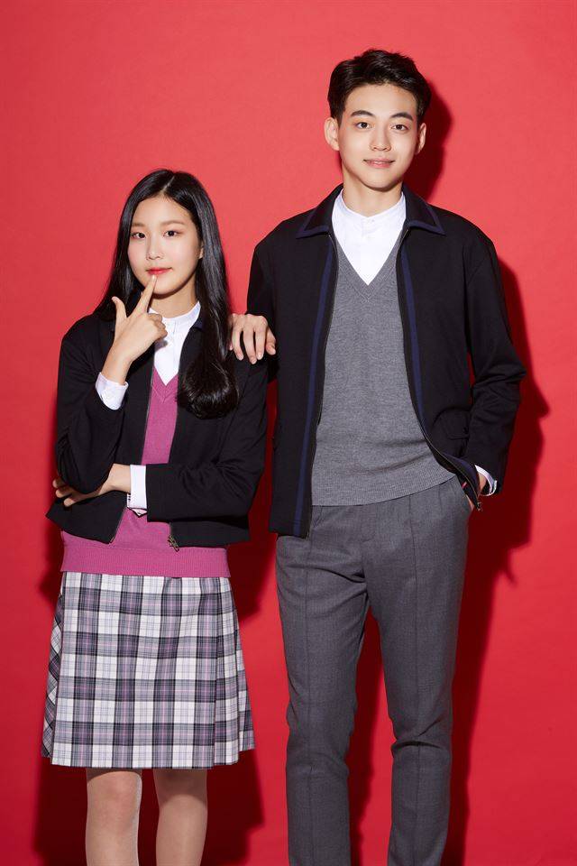 경기도가 지난해 개발해 올해 도내 학교에 제공할 교복 디자인 36종 중 하나. 도는 2015년부터 매년 학생복 디자인 개발 및 보급 활성화 사업을 추진하고 있다. 경기도 제공