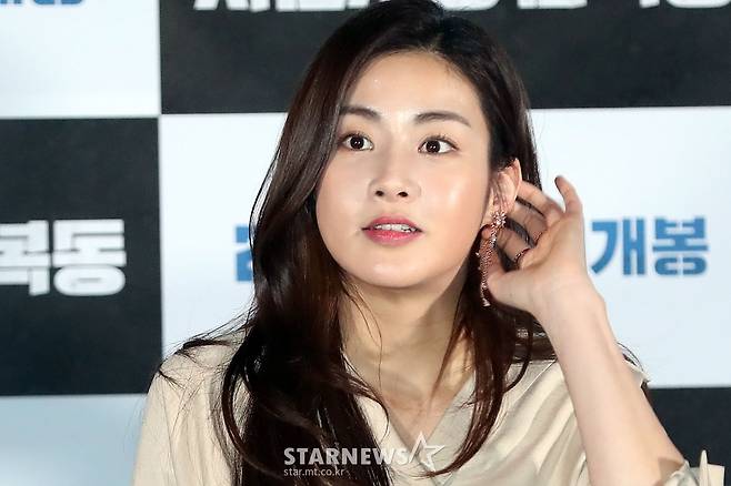 [★포토]강소라 '귀기울여 들어요'