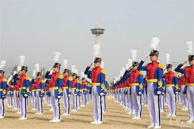 25일 육군사관학교 화랑연병장에서 79기 생도 312명(여생도 37명·외국군 수탁생도 6명 포함)의 입학식이 열렸다.(유군 제공)