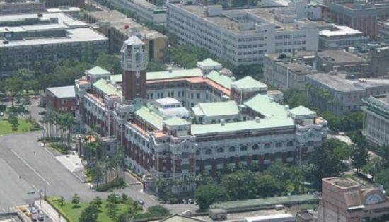 위에서 바라보면 날일(日)자 모양으로 보이는 대만총독부 건물. 이 디자인은 후에 1926년 조선총독부 건물을 세울 때도 동일하게 적용됐다.(사진=두산백과)