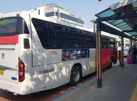 제주지역 8개 버스회사 노조가 7일부터 파업 찬반투표에 들어가 최종 결과가 주목된다.