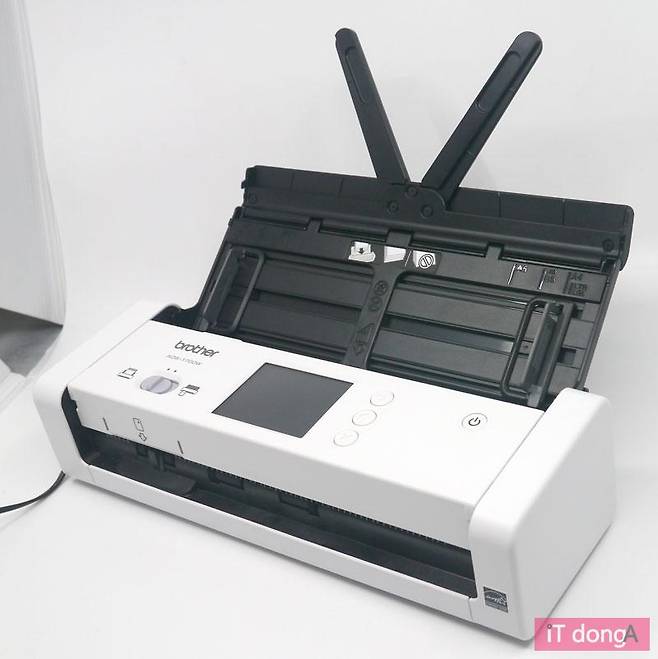 상단 커버가 ADF 내장 A4 규격 문서 급지대로 변신한다