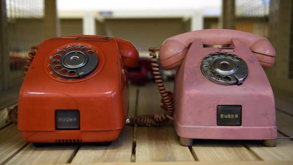 1981년에 제작된 시내형 공중전화기.