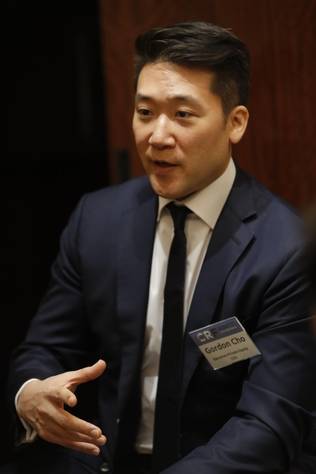 22일 서울 중구 웨스틴조선호텔에서 열린 ‘2019 유통산업포럼’에 참가한 고든 조 엘리베이션에쿼티파트너스 (PE) 대표가 인터뷰에 응하고 있다. /조선비즈