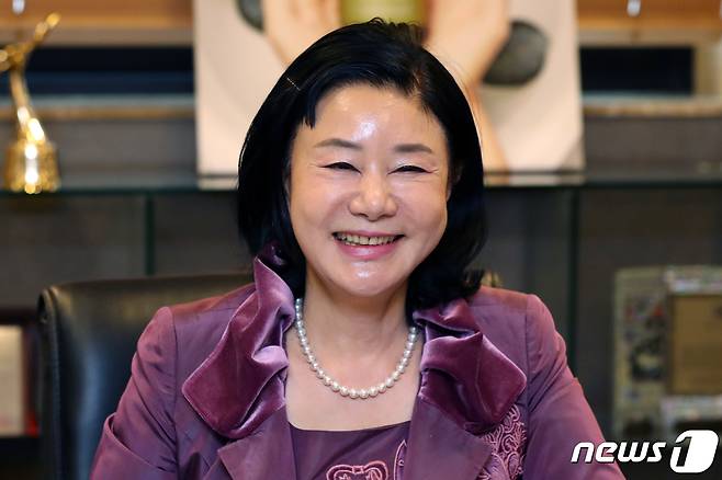 최연매 김정문 알로에 회장이 18일 오후 서울 서초구 본사에서 뉴스1과 인터뷰를 하고 있다. 2019.3.18/뉴스1 © News1 민경석 기자