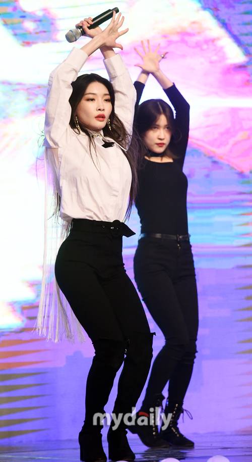 ▲ 청하 '군살이 하나도 없어'