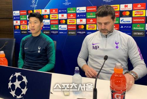 손흥민(왼쪽)이 8일 영국 런던 토트넘 클럽하우스에서 열린 UEFA 챔피언스리그 8강 1차전 맨시티와 경기를 앞두고 구단 공식 기자회견에 대표 선수로 참가하고 있다. 런던 | 이동현통신원