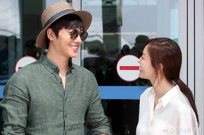배우 이상우-김소연 커플./사진=임성균 기자