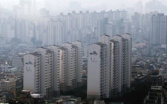 2019년 공시지가 상승률은 강남이 가장 높았다. 사진은 강남구 삼성동 일대 아파트. / 사진:연합뉴스