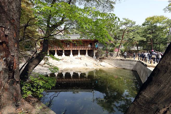 한국 전통정원 성락원 공개 행사가 22일 서울 성북동에서 열렸다. 송석정과 연못. 변선구 기자