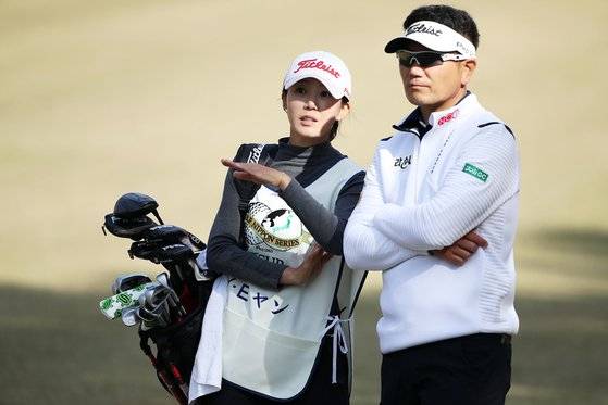 김미진 아나운서. 양용은. /사진=KPGA 제공