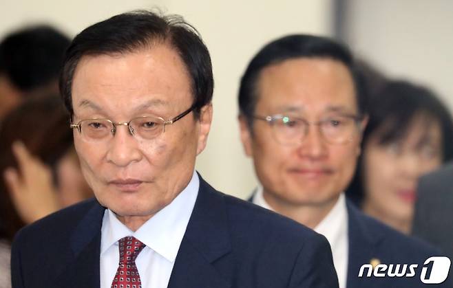 이해찬 더불어민주당 대표가 26일 오후 서울 여의도 국회에서 열린 최고위원회의에 참석하고 있다. 2019.4.26/뉴스1 © News1 김명섭 기자