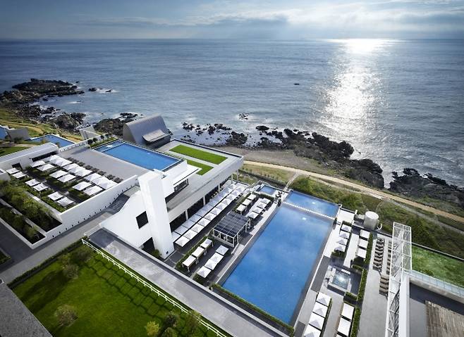 힐튼 부산 야외 수영장 전경 [사진=힐튼 부산]