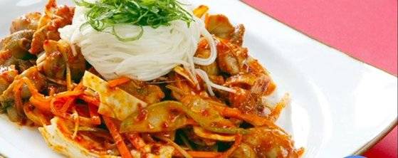 한국인의 대표 술 안주인 골뱅이 무침. [중앙포토]