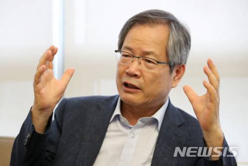 【서울=뉴시스】김선웅 기자 = 이명박 정부에서 청와대 외교안보수석을 지낸 천영우 한반도미래포럼 이사장. 2018.06.19.  mangusta@newsis.com