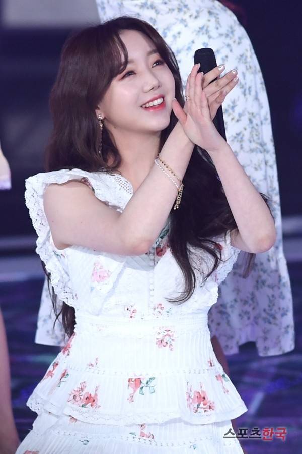 '더쇼' 생방송 공연에 참석한 러블리즈 케이. 사진=윤수정 기자 pic@hankooki.com