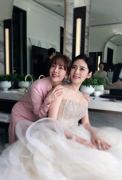 한지민 SNS 캡처.