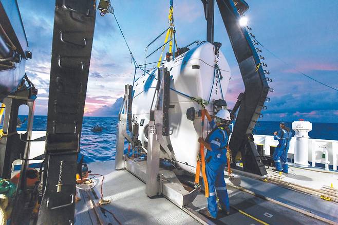 유인 잠수정으로 지난 달 지구에서 가장 깊은 마리아나 해구 챌린저 해연까지 들어간 '리미팅 팩터(Limiting Facor)'의 모습. [REUTERS=연합뉴스]뉴스. 무단 전재 재배포 금지.>