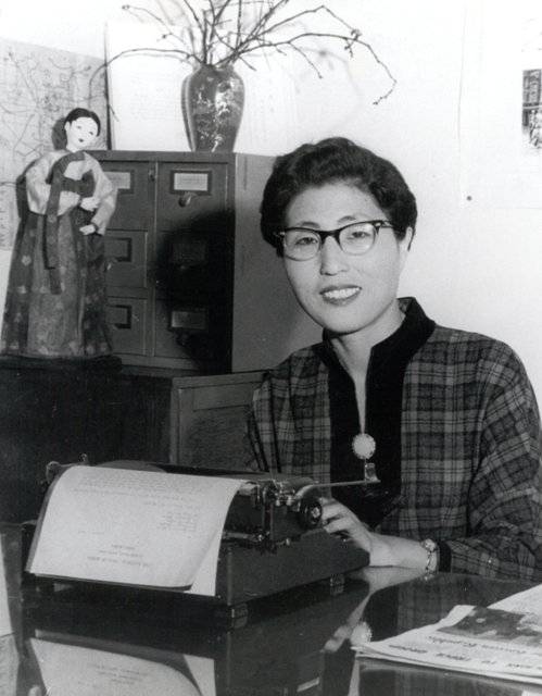 이희호 여사는 1959년 대학YWCA연합회의 초대 총무를 맡았다. [사진 김대중평화센터]