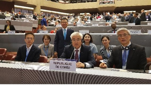 세계기상총회 참석 중인 김종석 기상청장(가운데) [기상청 제공]