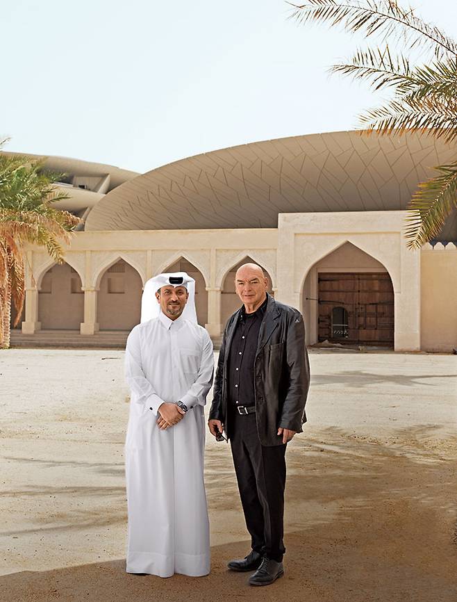 장 누벨과 카타르 박물관청 임시 CEO 아마드 무사 알 나믈라(Ahmad Musa Al-Namla).