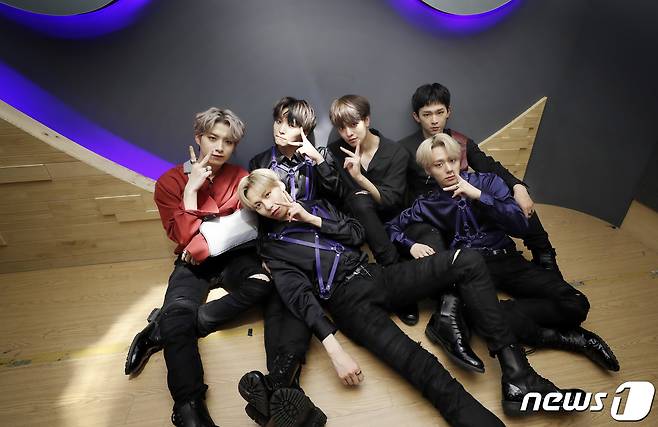 서울 장안동 RBW 사옥. 아이돌그룹 원어스(ONEUS) 시온(왼쪽부터), 건희, 서호, 레이븐, 환웅, 이도 딥풀이. © News1 권현진 기자