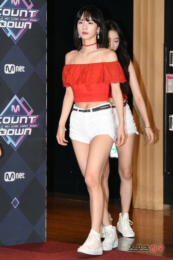 Mnet '엠카운트다운' 리허설 전 포토타임에 참석한 우주소녀 설아. 사진=조은정 기자 new@hankooki.com