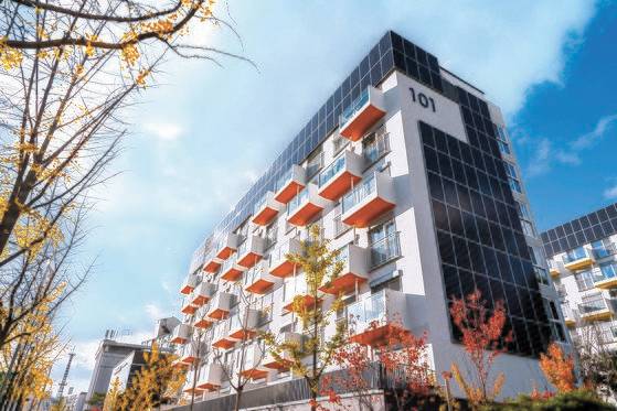 7층 규모의 제로 에너지 공동주택인 서울 노원구의 '이지 하우스'.  ［중앙포토］