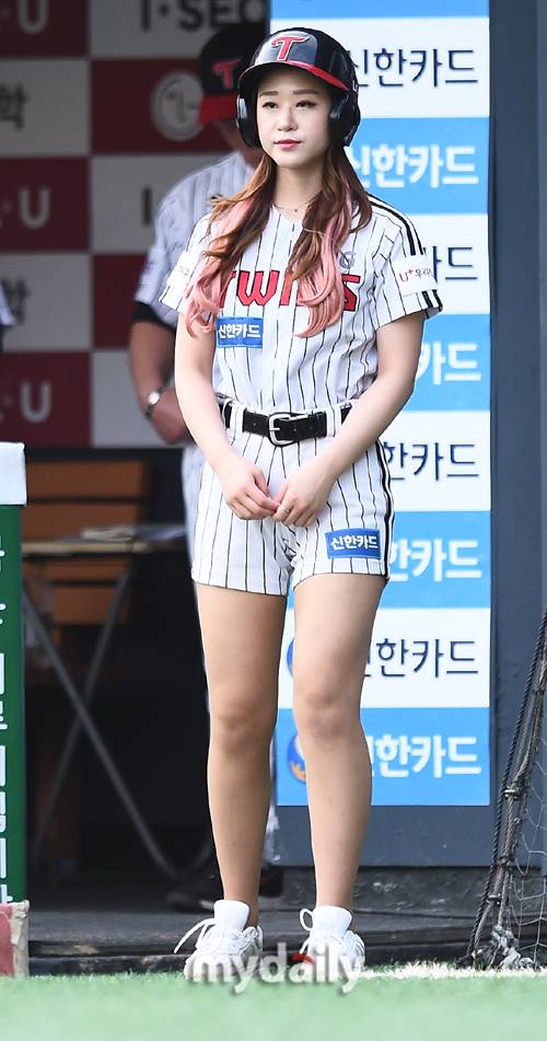 ▲ '건강미 철철 각선미'