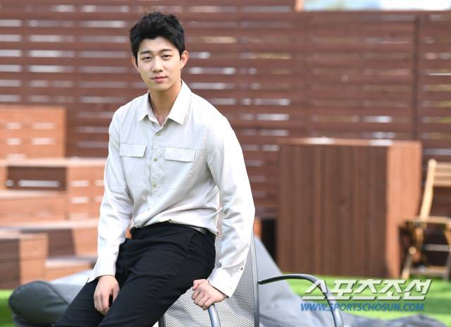 4일 오후 서울 종로구 인왕산로 한 카페에서 배우 기도훈이 인터뷰에 앞서 포즈를 취하고 있다. 송정헌 기자 songs@sportschosun.com/2019.07.04/