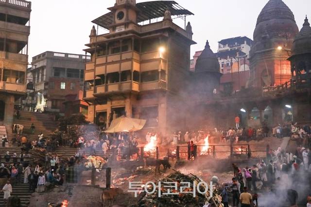 ▲ 바라나시 갠지스강 화장터