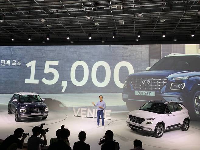 이광국 현대차 국내영업본부장(부사장)이 베뉴를 소개하고 있다.